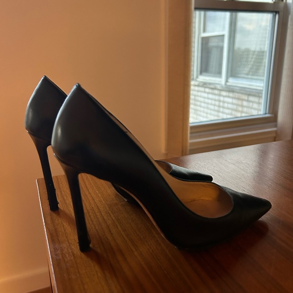 Jimmy Choo Elegant Black Stiletto Heels - Picture 2 of 5